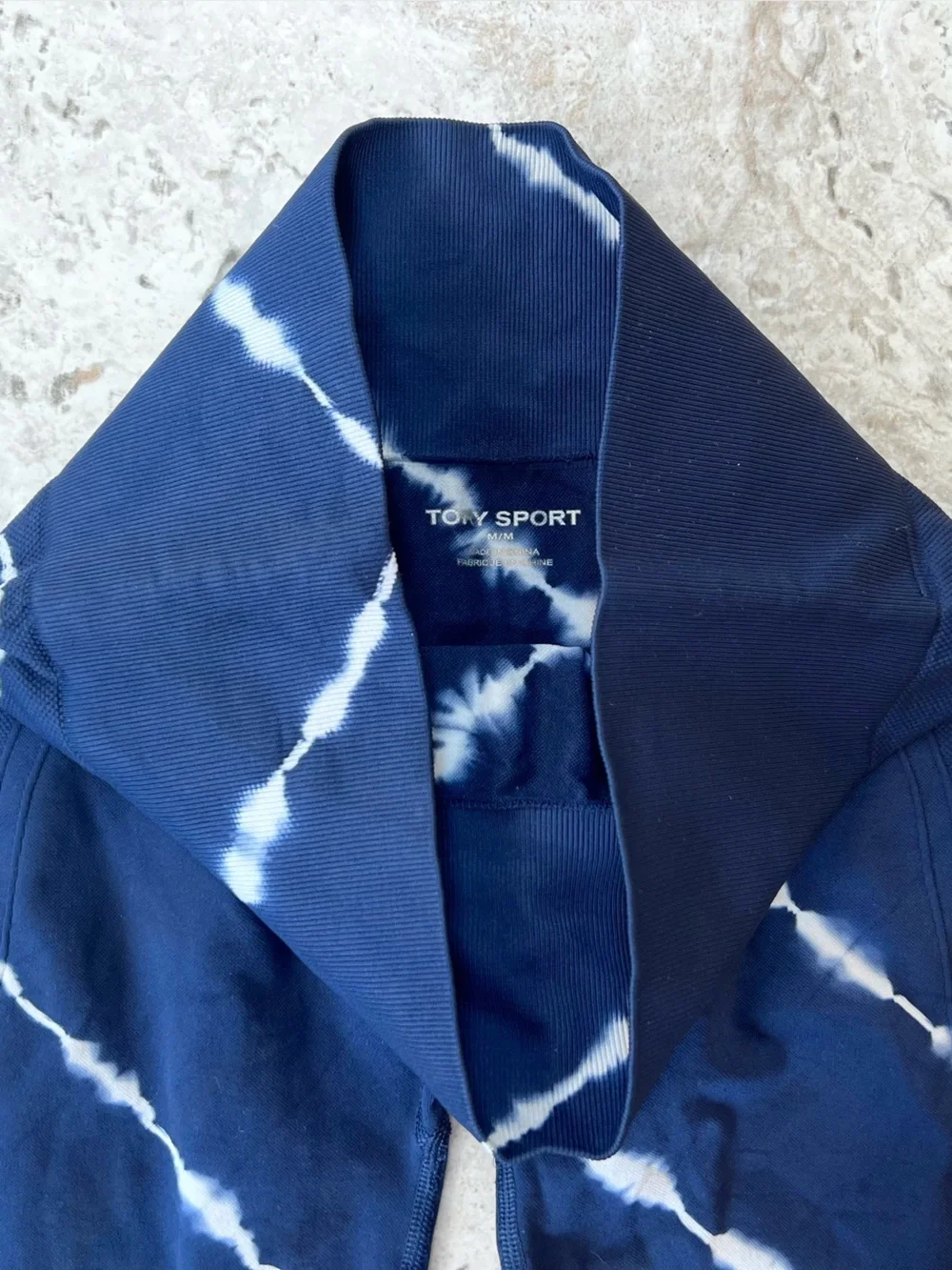 Tory Burch Tory Sport Shibori Tie-Dye Seamless 7/8 Legging in Navy Blue/White, M